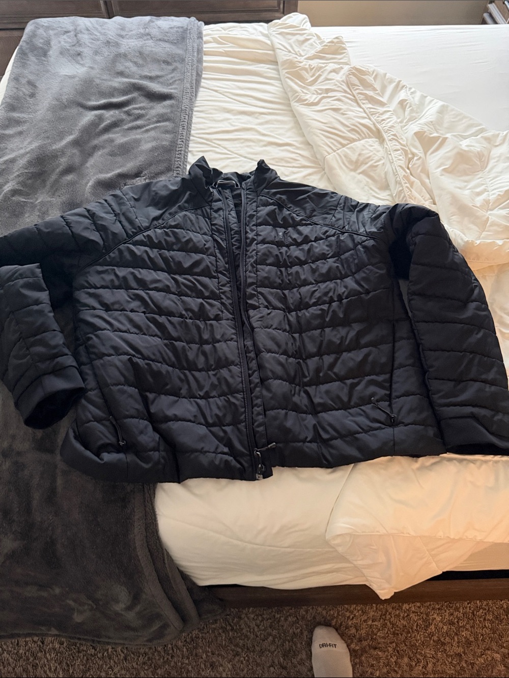 Women's underarmour Black Quilted Puffer Jacket - Lightweight Insulated Coat